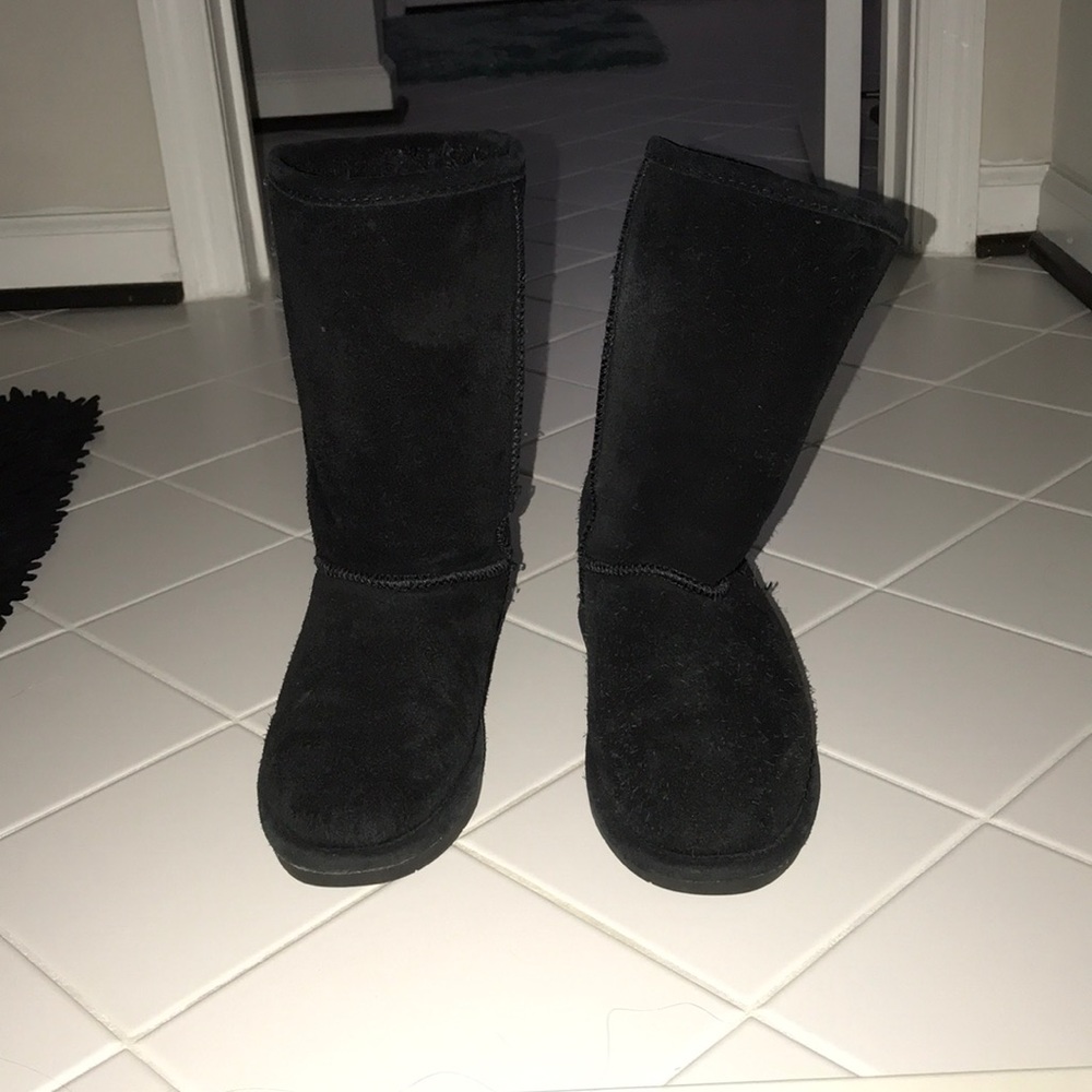 Black bearpaw boots